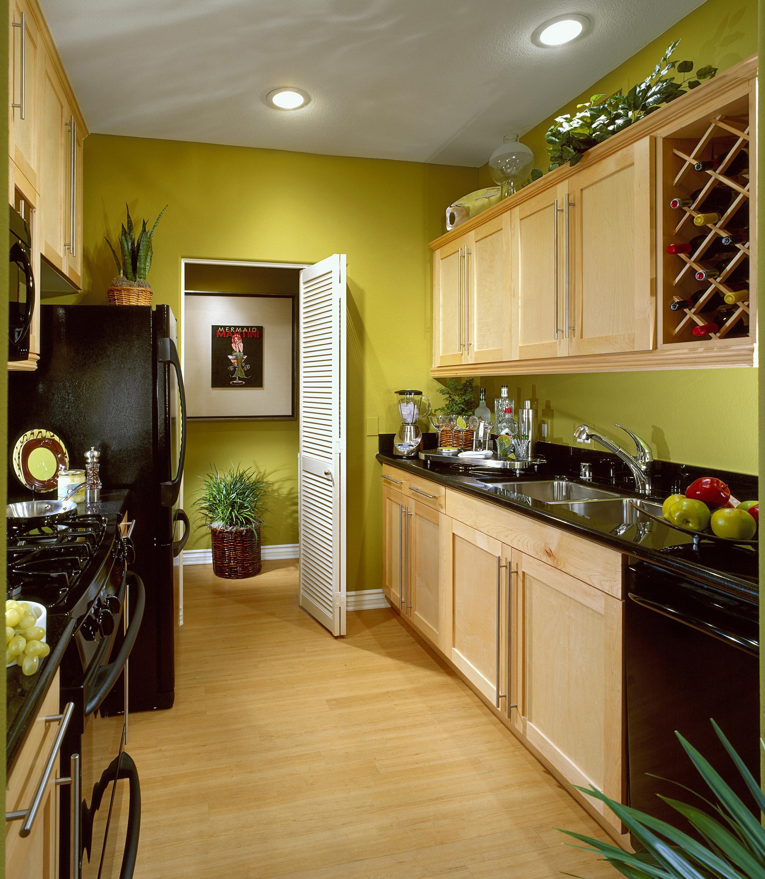 Bold & Fresh — J. Michael Scott Interiors kitchen design